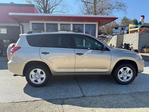 Used 2012 Toyota RAV4 FWD image 11
