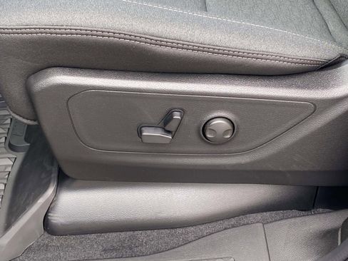 New 2026 RAM 1500 4x4 Crew Cab image 16