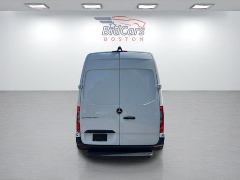 Used 2024 Mercedes-Benz eSprinter 170 Cargo image 5