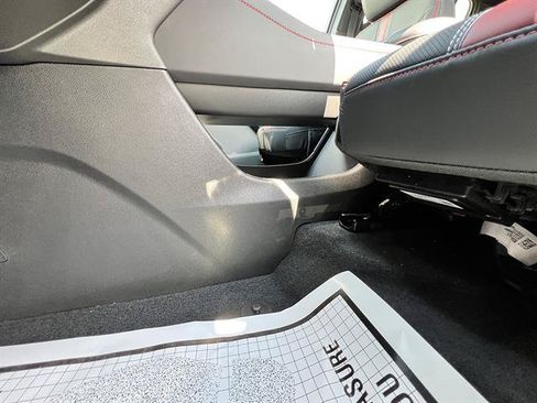 New 2027 Chevrolet Traverse RS w/ LPO, Floor Liner Package AWD/4WD image 15