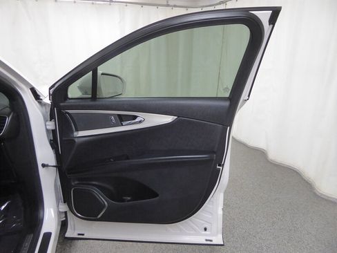 Used 2019 Lincoln Nautilus FWD image 23