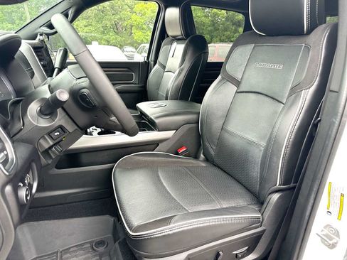 Used 2025 RAM 3500 Laramie AWD/4WD image 17