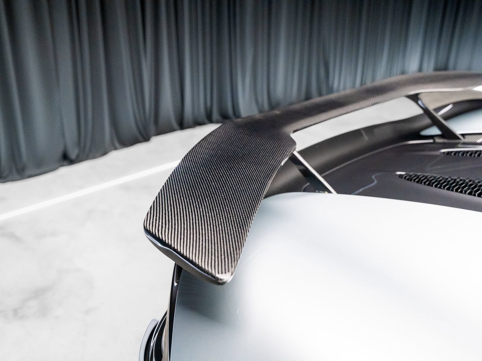 Used 2019 McLaren 570S Spider RWD image 6