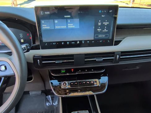 Used 2024 Lincoln Corsair Reserve w/ Equipment Group 201A image 23