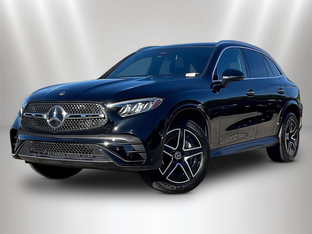 Used 2026 Mercedes-Benz GLC 300 image 3