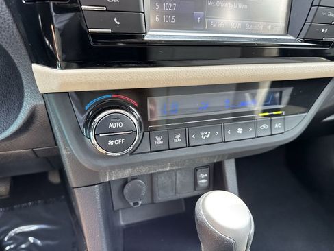 Used 2014 Toyota Corolla LE FWD image 50