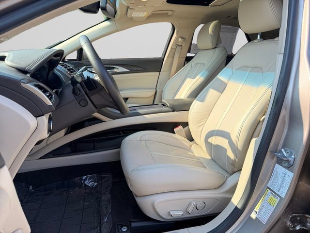 Used 2019 Lincoln MKZ Reserve FWD image 10