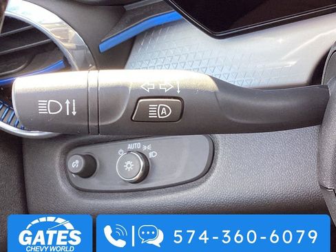 Used 2025 Chevrolet Trax LT w/ LT Convenience Package image 21