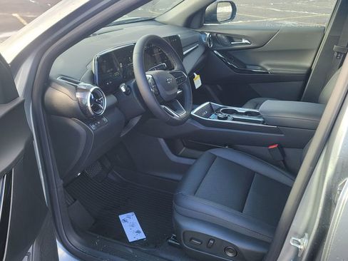 New 2026 Chevrolet Equinox LT w/ Convenience Package II image 16