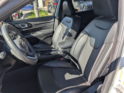 Used 2022 Jeep Compass Altitude image 10