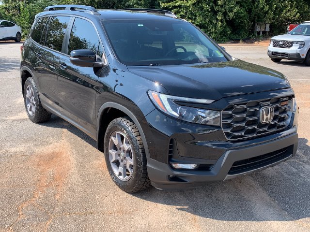 Used 2023 Honda Passport TrailSport image 3