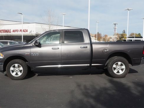 Used 2016 RAM 1500 Classic SLT w/ Luxury Group image 8
