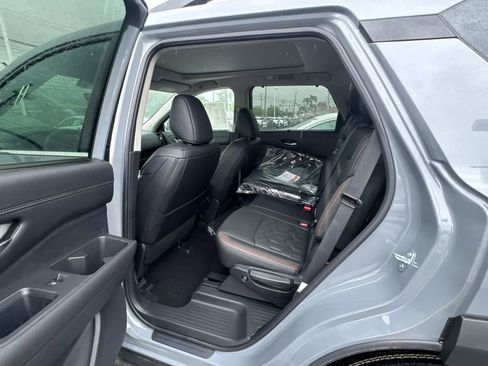 New 2026 Nissan Pathfinder Platinum image 9