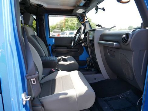 Used 2010 Jeep Wrangler Unlimited Sport AWD/4WD image 15