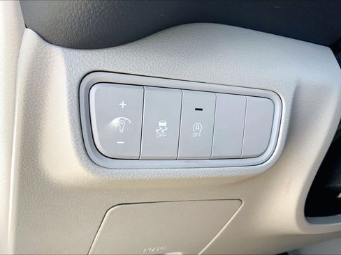 Used 2024 Kia Soul LX w/ Option Group 015 FWD image 32