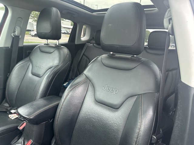 Used 2017 Jeep Compass Limited AWD/4WD image 2