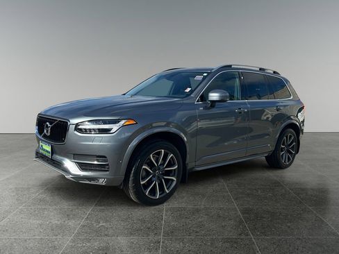 Used 2018 Volvo XC90 T6 Momentum w/ Convenience Package AWD/4WD image 4