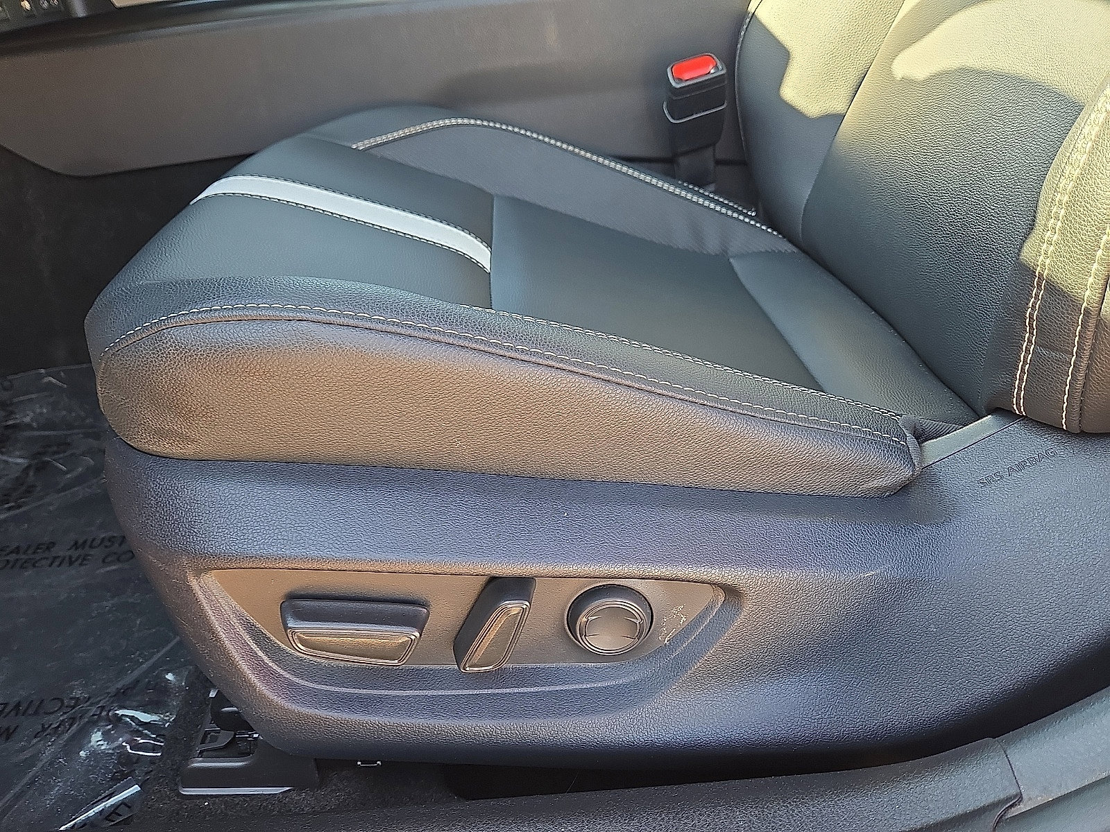 Used 2026 Toyota Camry Hybrid w/ Convenience Package FWD image 23
