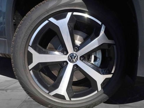 New 2026 Volkswagen Tiguan SE AWD/4WD image 3