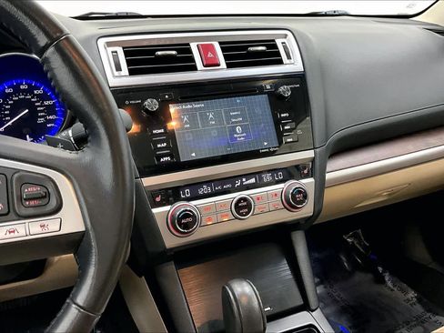 Used 2016 Subaru Outback 2.5i Limited image 6