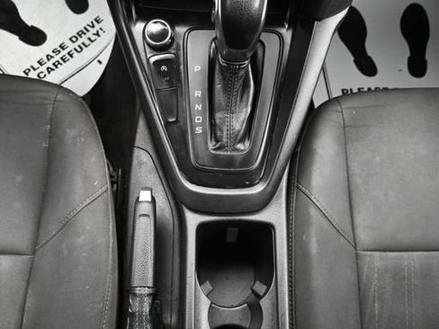 Used 2017 Ford Focus SE FWD image 23
