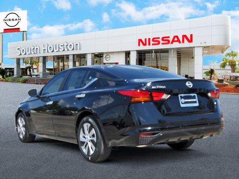 New 2025 Nissan Altima 2.5 S image 3