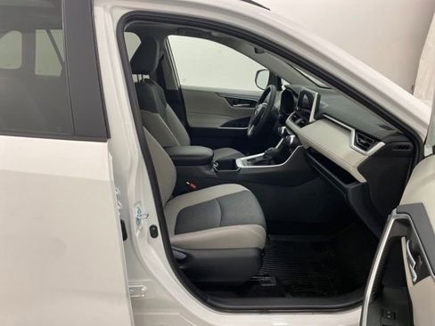 Used 2025 Toyota RAV4 XLE w/ Convenience Package image 29