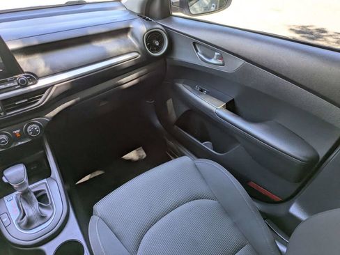 Used 2021 Kia Forte LXS FWD image 15