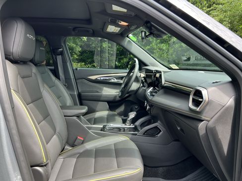 Used 2025 Chevrolet TrailBlazer ACTIV w/ Convenience Package FWD image 34