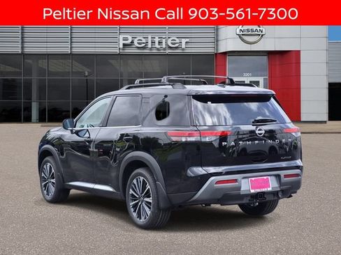 New 2026 Nissan Pathfinder Platinum FWD image 3