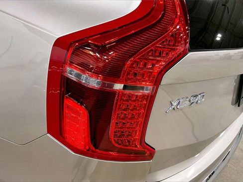 Certified 2024 Volvo XC90 B6 Ultimate image 32