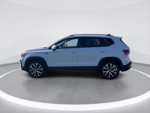 Certified 2022 Volkswagen Taos SE AWD/4WD image 5