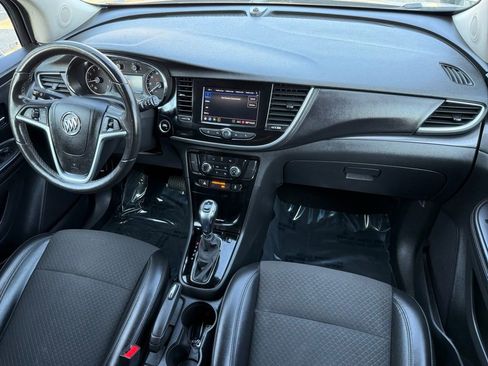 Used 2021 Buick Encore Preferred image 31