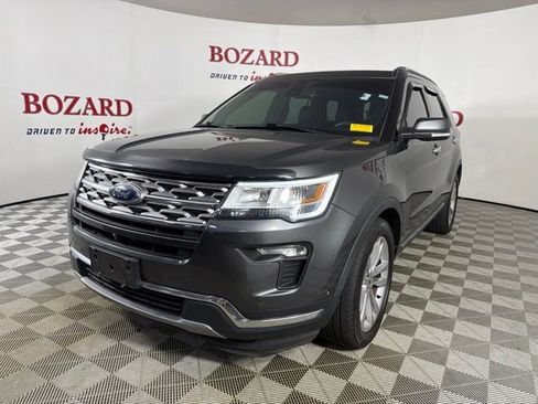 Used 2018 Ford Explorer Limited w/ Equipment Group 301A FWD image 4