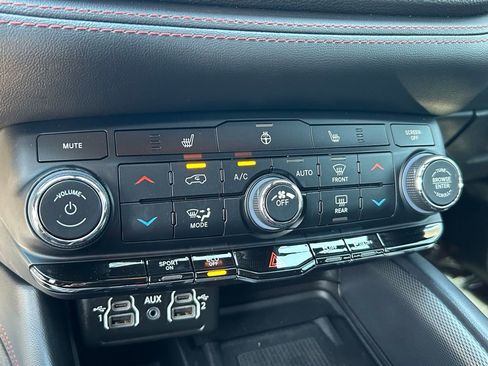 Used 2023 Dodge Durango R/T RWD image 34