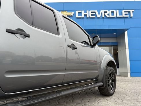 Used 2020 Nissan Frontier SV w/ Midnight Edition Floor Mats image 8