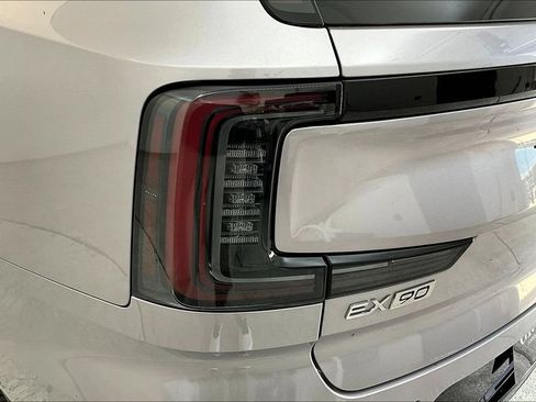 New 2026 Volvo EX90 Plus RWD image 35