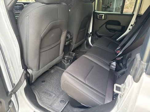 Used 2023 Jeep Gladiator Sport AWD/4WD image 12