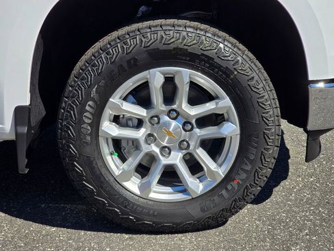 New 2026 Chevrolet Silverado 1500 LT w/ Z71 Off-Road Package image 12