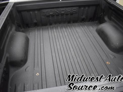 Used 2021 Toyota Tundra SR5 w/ SR5 Upgrade Package AWD/4WD image 28
