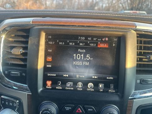 Used 2017 RAM 1500 Laramie image 21