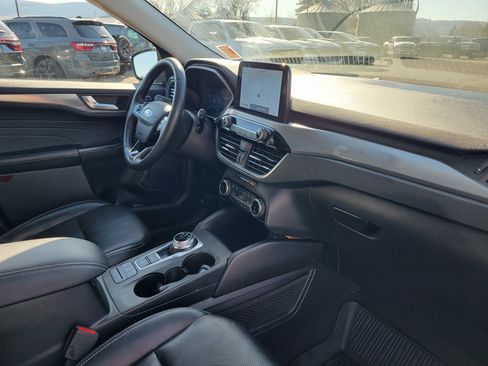 Used 2022 Ford Escape Titanium w/ Class II Trailer Tow Package image 19