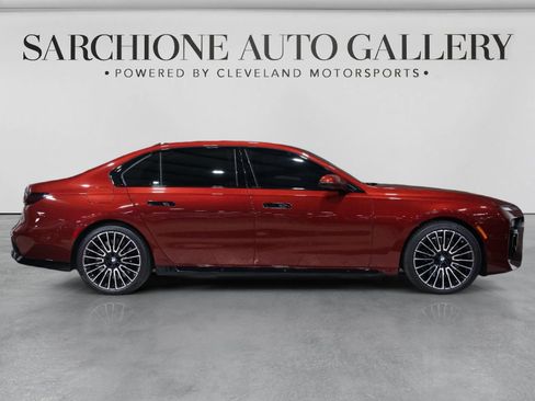 Used 2025 BMW 760i xDrive w/ Executive Package AWD/4WD image 9