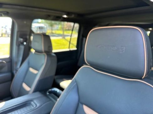Used 2024 GMC Yukon XL AT4 w/ AT4 Premium Plus Package AWD/4WD image 12