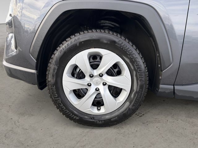 Used 2024 Toyota RAV4 LE AWD/4WD image 9
