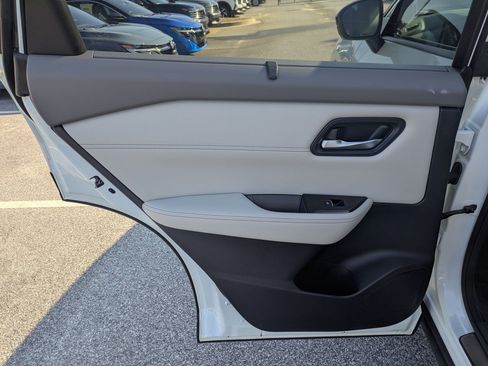 Certified 2023 Nissan Rogue SL w/ SL Premium Package FWD image 28