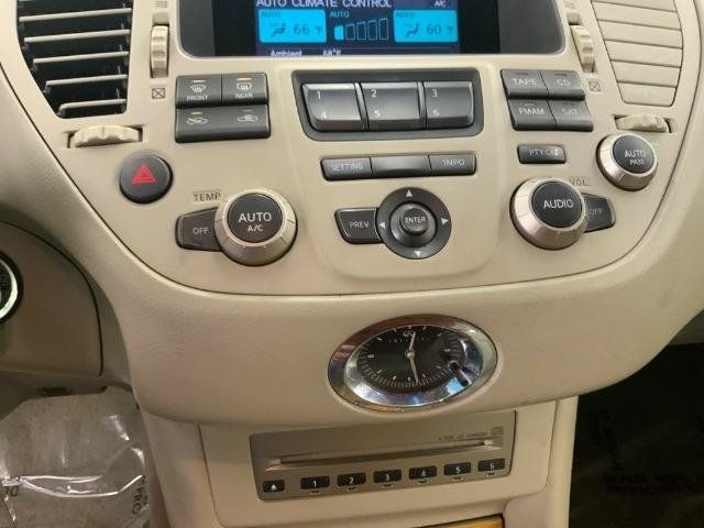 Used 2004 INFINITI Q45 Luxury RWD image 19