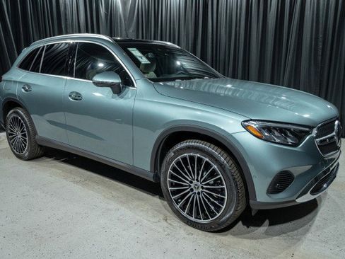 New 2026 Mercedes-Benz GLC 300 image 3