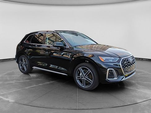 Used 2025 Audi Q5 e Premium Plus w/ Premium Plus Package AWD/4WD image 1