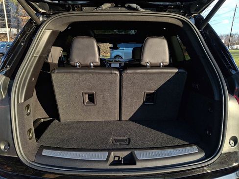 Used 2023 Cadillac XT6 Premium Luxury w/ Technology Package image 29